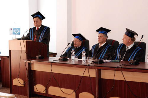 2012罗马尼亚Iasi-Teachinal大学授予杨其相荣誉博士学位
