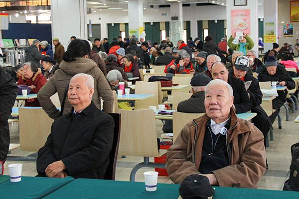 一同观看林建华校长讲话视频