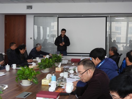 新增选的校友会副会长王宪朝校友发言
