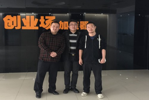 杜鹏与软微校友合影