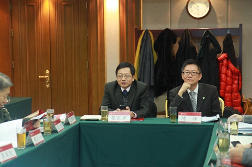 张东晓院长讲话，陈峰副院长主持