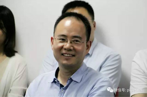 北大校友创业联合会副会长、创客总部合伙人，90级数学系校友 陈荣根