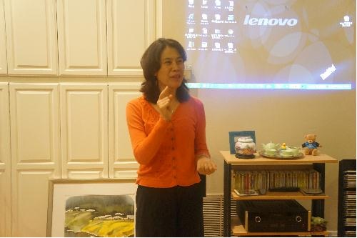 柯杨代表访问团一行发言