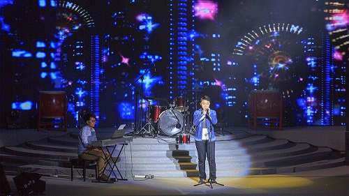 林晨演绎经典情歌《走钢索的人》