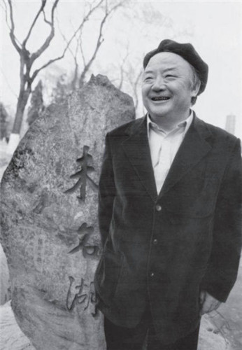 钱理群钱理群在未名湖畔