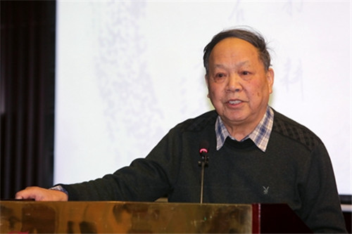 原物理系主任甘子钊院士发言