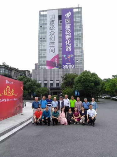 本次活动到场校友合影 