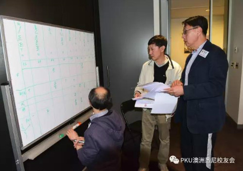 新当选理事陈逢流作自我介绍