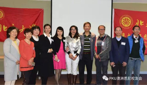 新组建摄影组，组长：乌钢