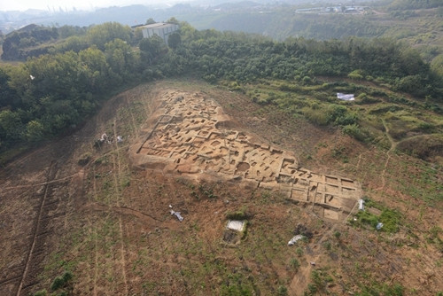 湖北大冶铜绿山四方塘遗址墓葬区航拍