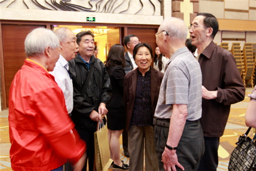 前来参加庆祝大会的东方学科校友欢聚一堂