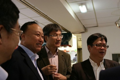 北大代表团与校友亲切交流