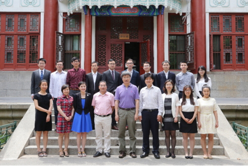 2015-2016学年度才斋奖学金获得者与嘉宾合影