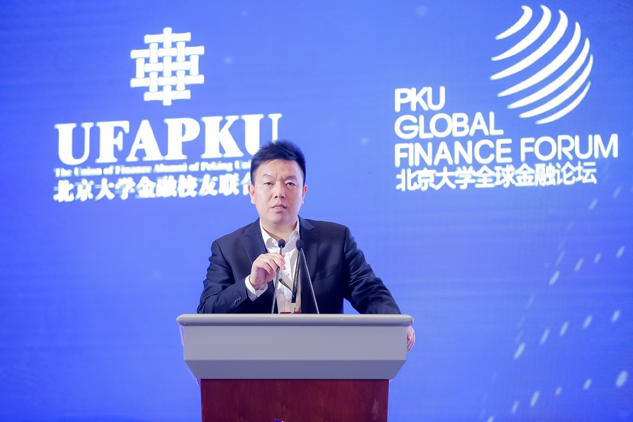 1a4cd1b44453437a9ca42bd5066ebe9c.jpg 许小林:数据为王时代来临.jpg